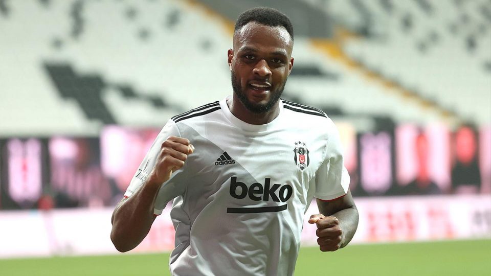 Cyle Larin Sergen Yalçın ile kendini buldu